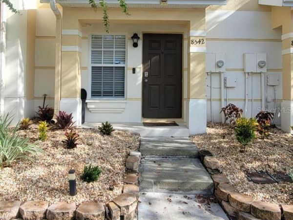 8542 BRUSHLEAF WAY, TAMPA, FL 33647