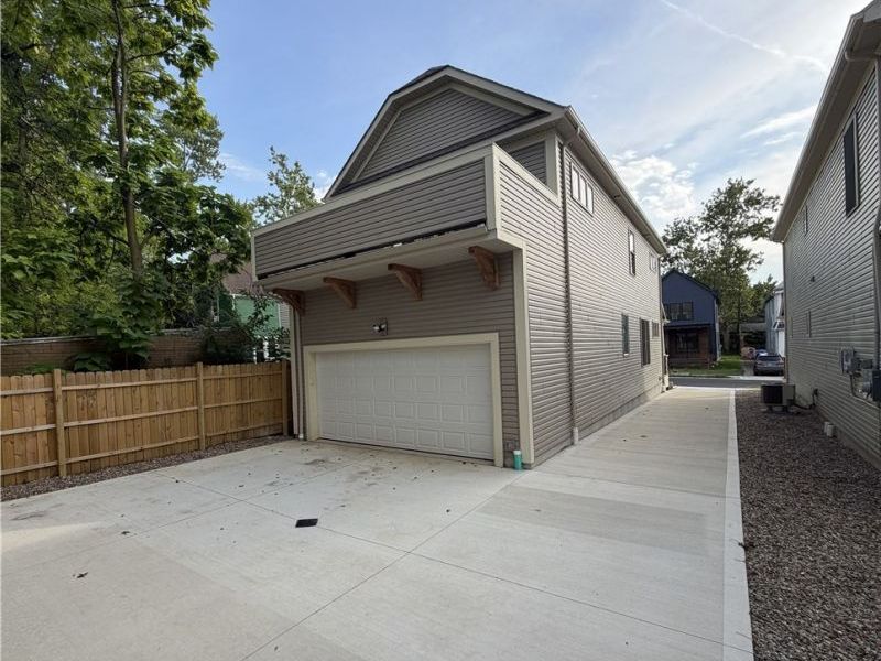 1885 Woodlawn Avenue, Cleveland, OH 44112 Photo 4