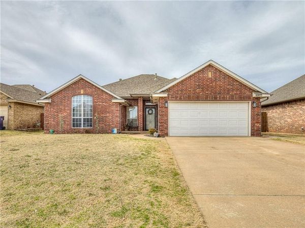 4805 Stag Horn Drive, Yukon, OK 73099