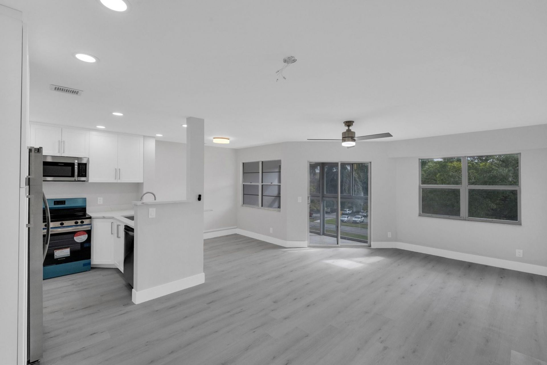 12600 SW 5th Court, Unit 414L, Pembroke Pines, FL 33027 Photo