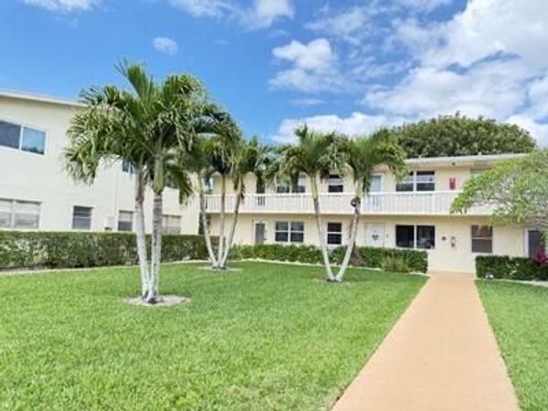 145 Dorchester G, West Palm Beach, FL 33417