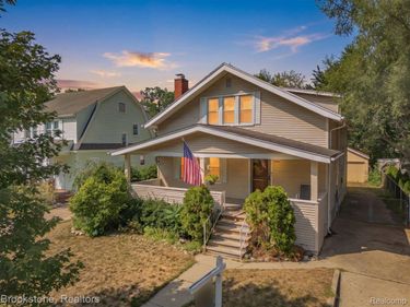 511 Woodcrest Drive , Royal Oak, Mi 48067