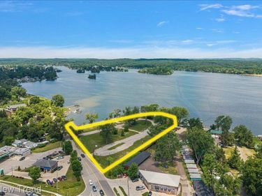 8300 Pontiac Lake Road , White Lake Township, Mi 48386