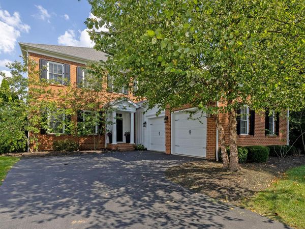 7800 Straits Lane, New Albany, OH 43054