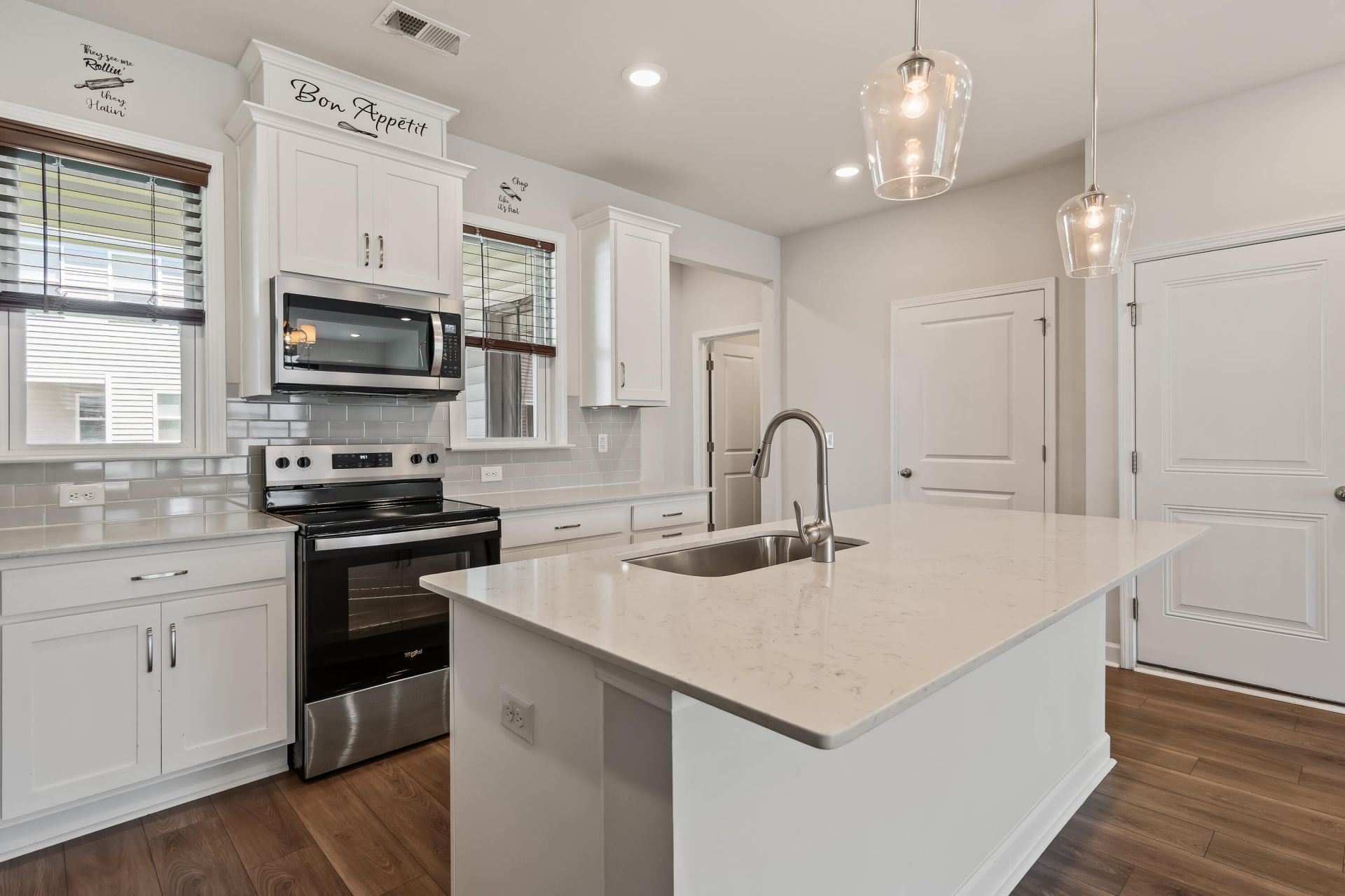 219 Winding River Drive Photo 11