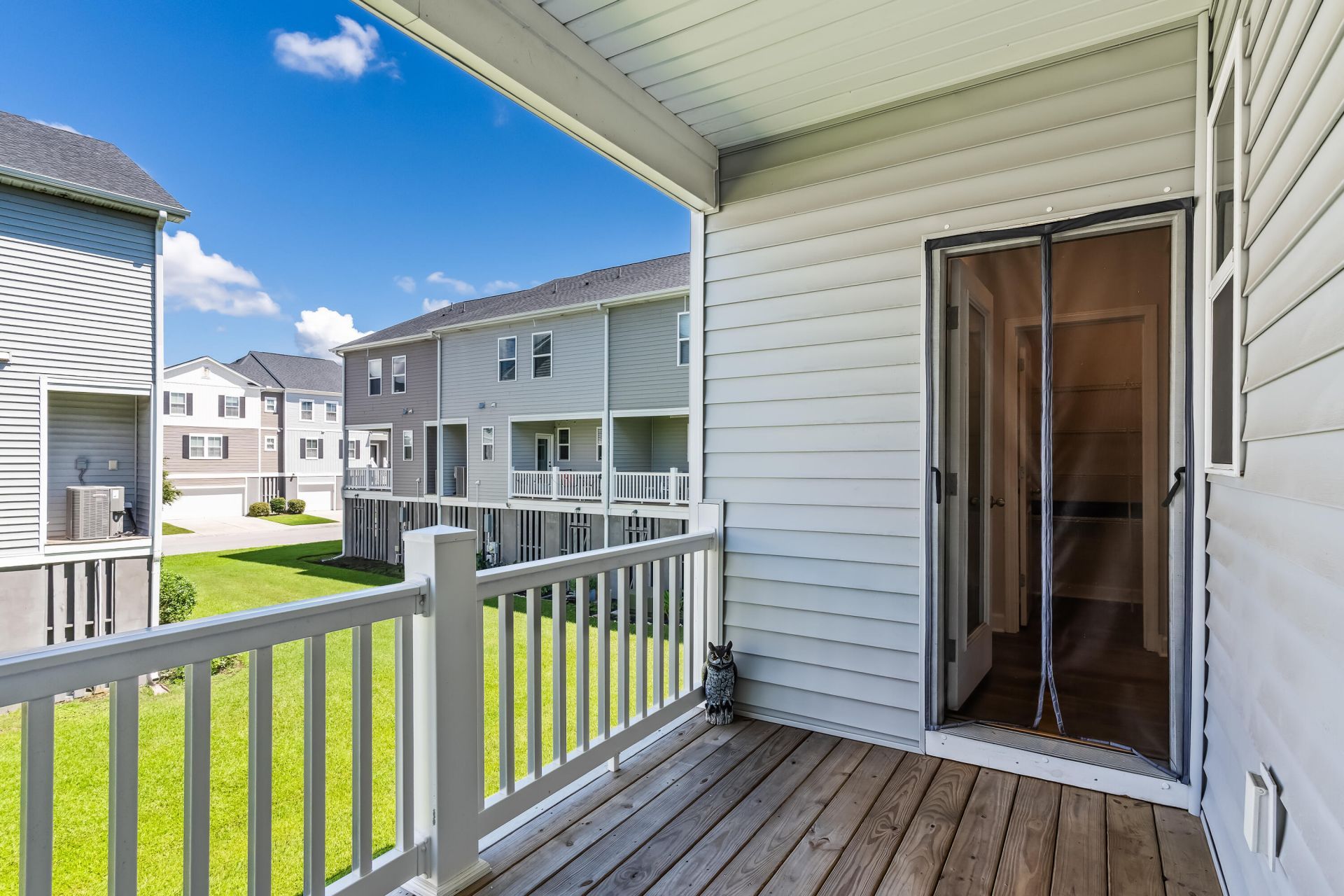 219 Winding River Drive Photo 16