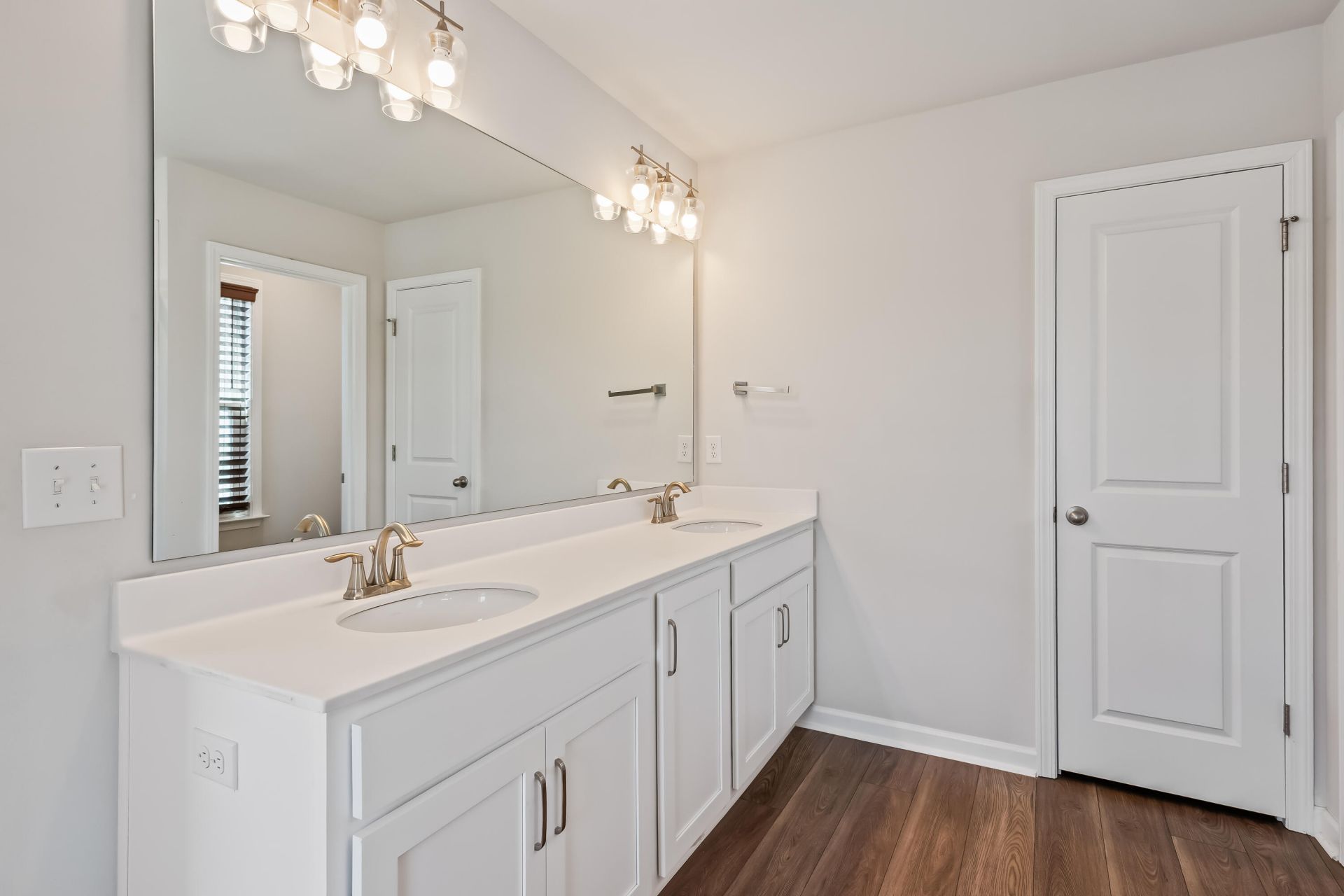 219 Winding River Drive Photo 26