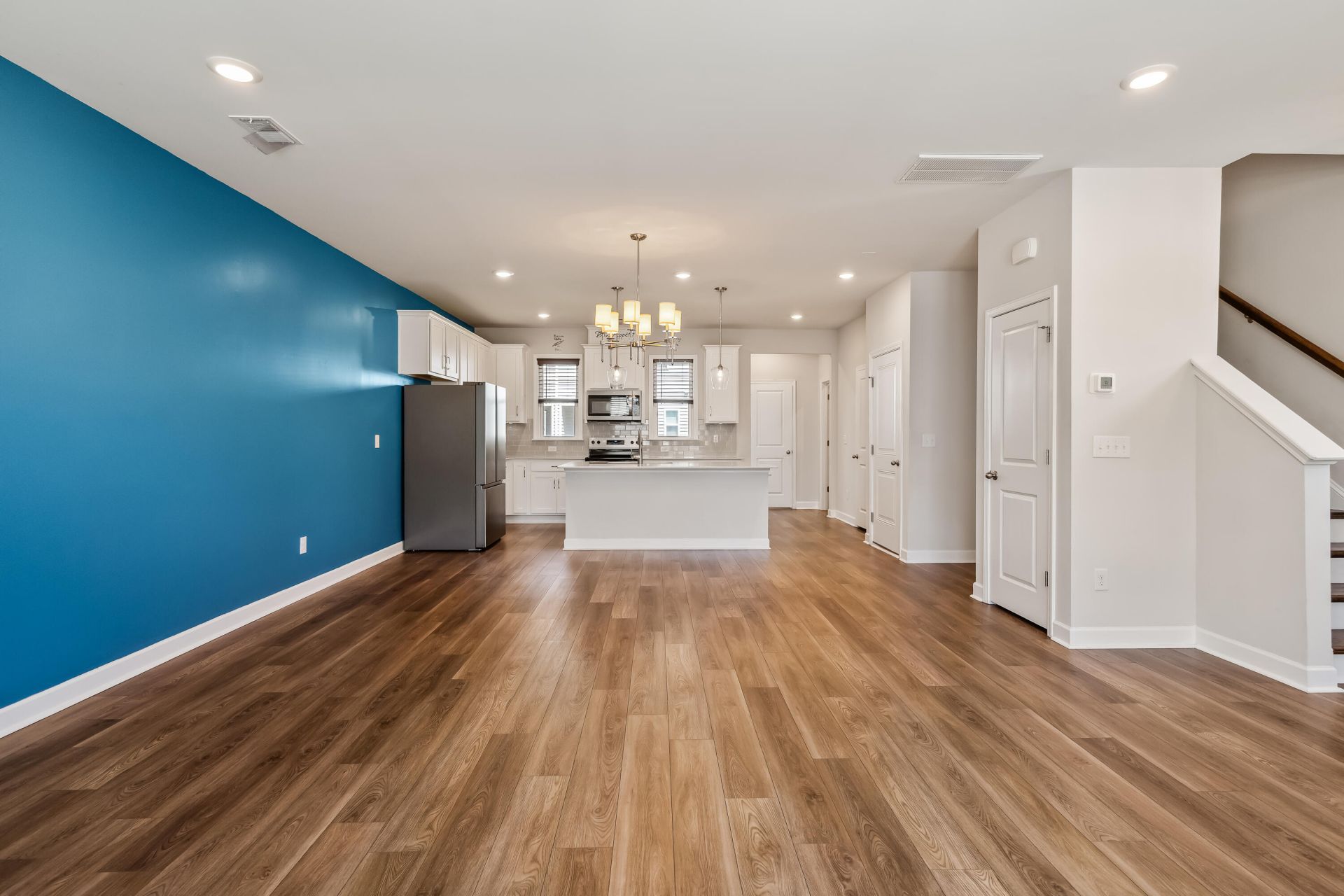 219 Winding River Drive Photo 4
