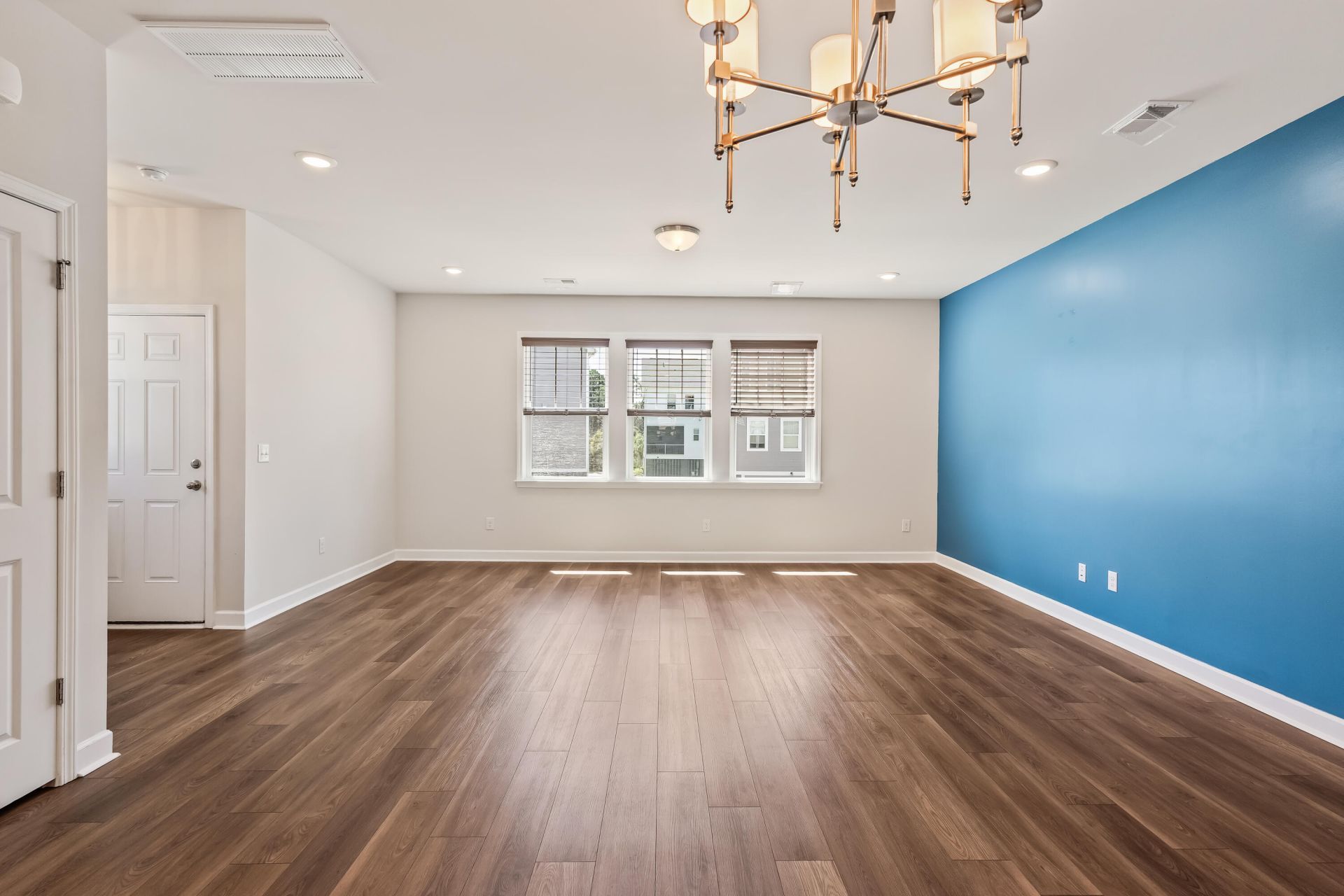 219 Winding River Drive Photo 5