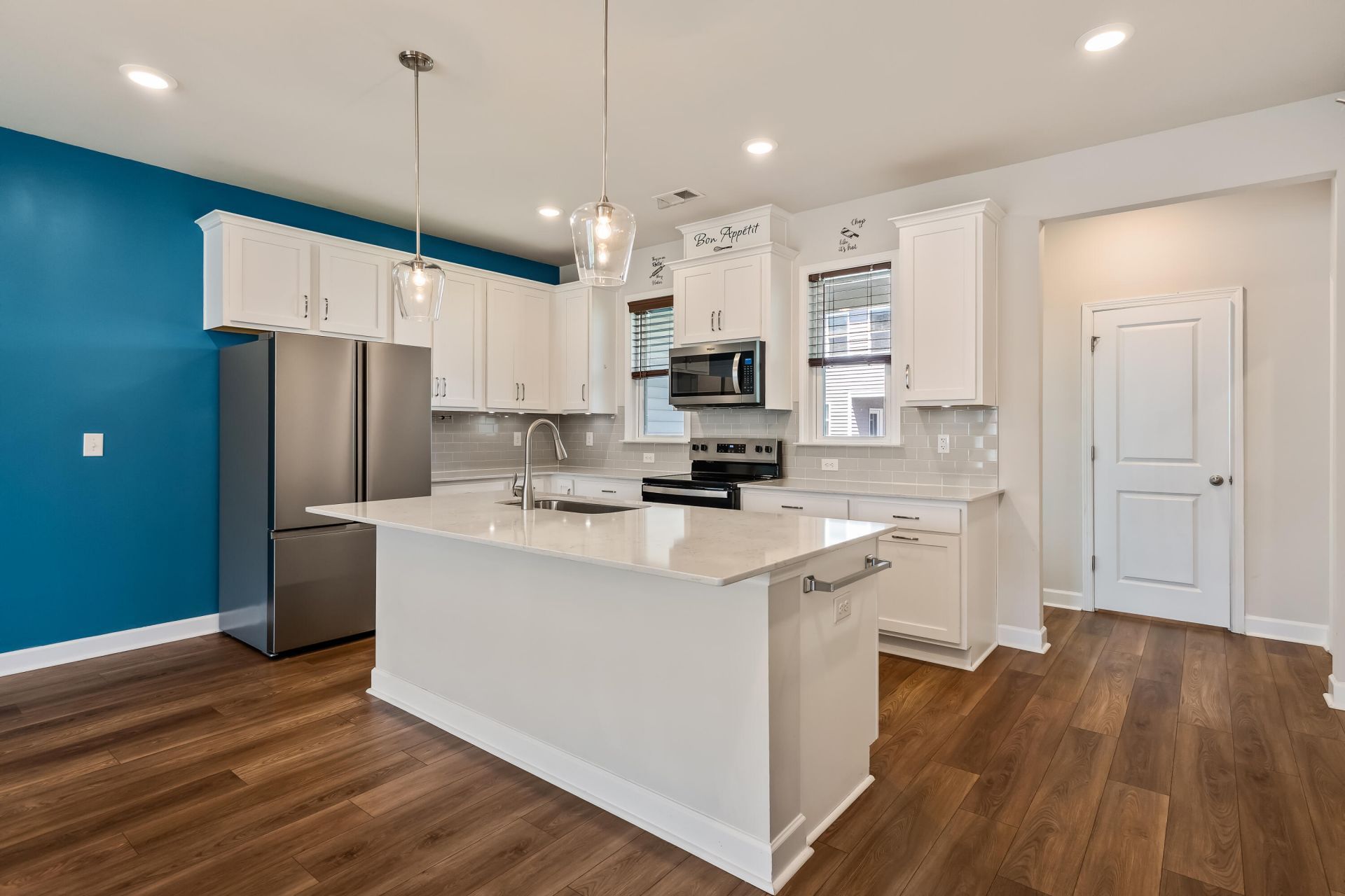 219 Winding River Drive Photo 8