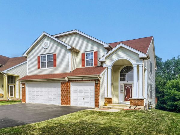 16 CLOVER Circle , Streamwood, IL 60107