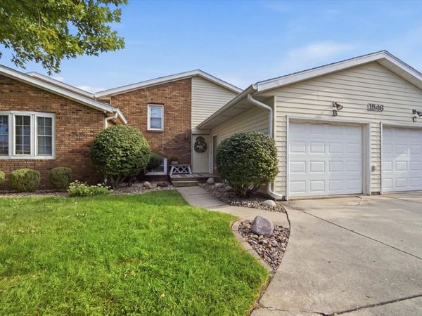 1546 Hunt Drive, Unit B, Normal, IL 61761
