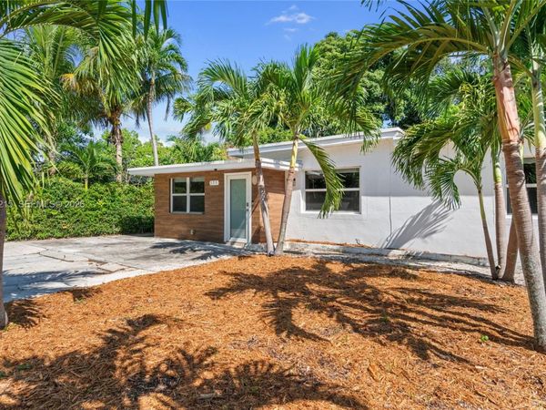 175 NW 121st St , North Miami, FL 33168