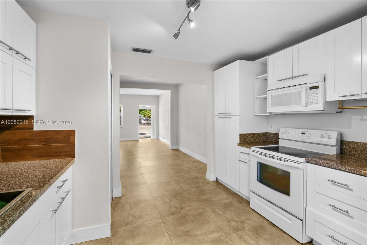 175 NW 121st St , North Miami, FL 33168 Photo