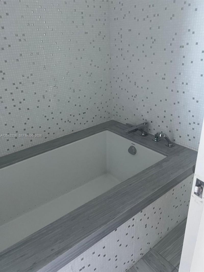 16901 Collins Ave , Unit 704, Sunny Isles Beach, FL 33160 Photo