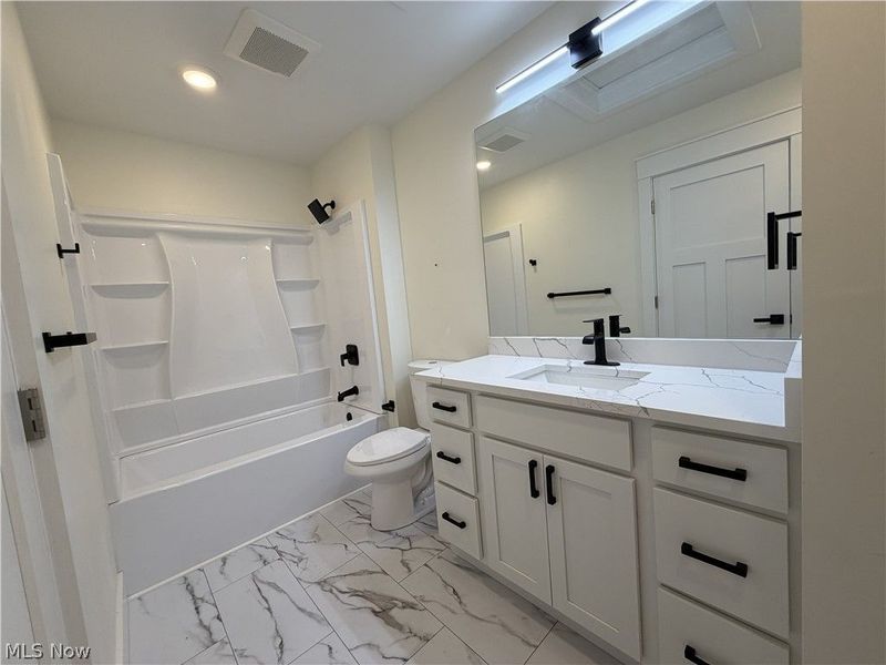 1881 Woodlawn Avenue, Cleveland, OH 44112 Photo 21