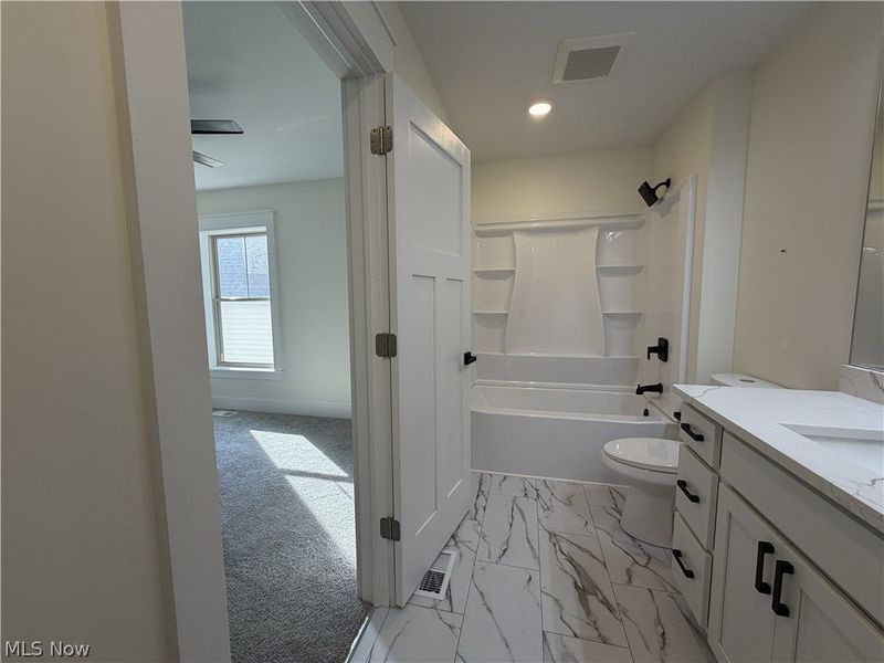 1881 Woodlawn Avenue, Cleveland, OH 44112 Photo 22