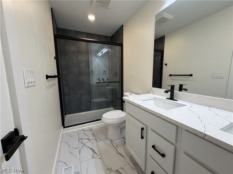 1881 Woodlawn Avenue, Cleveland, OH 44112 Photo 29