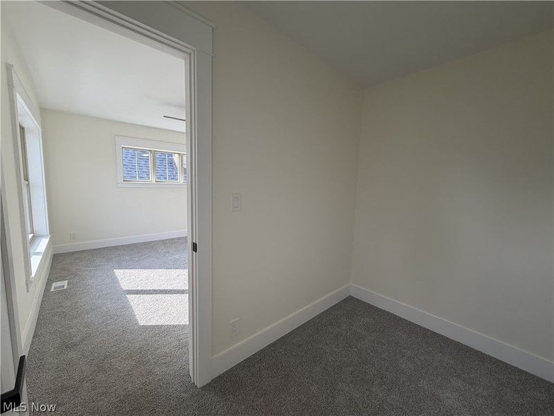 1881 Woodlawn Avenue, Cleveland, OH 44112 Photo 31
