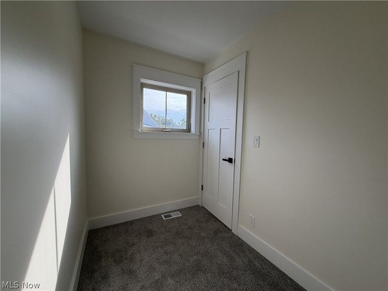 1881 Woodlawn Avenue, Cleveland, OH 44112 Photo 32