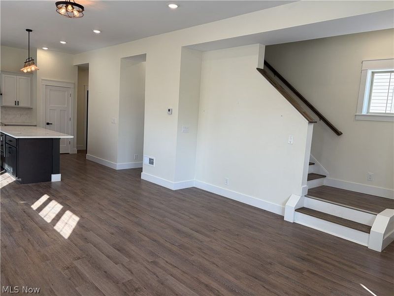 1881 Woodlawn Avenue, Cleveland, OH 44112 Photo 9