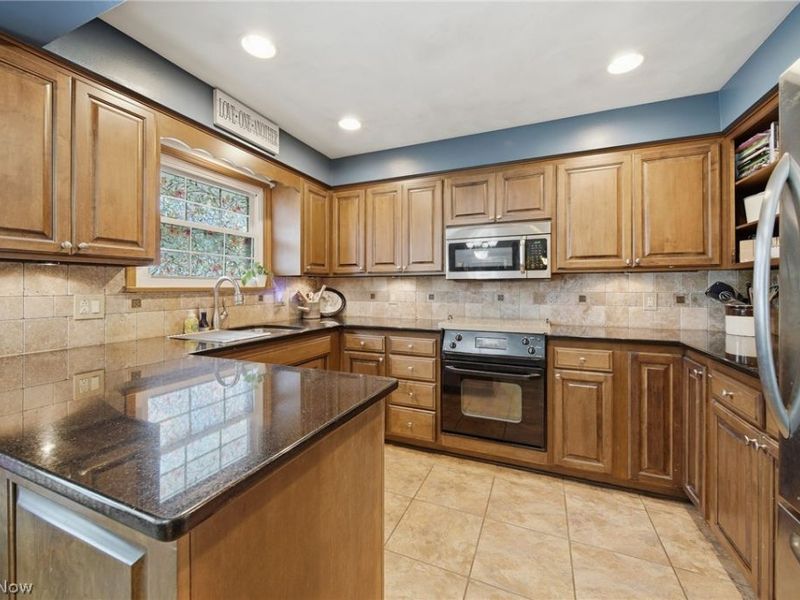 831 Oakcrest Lane NE, Massillon, OH 44646 Photo 12