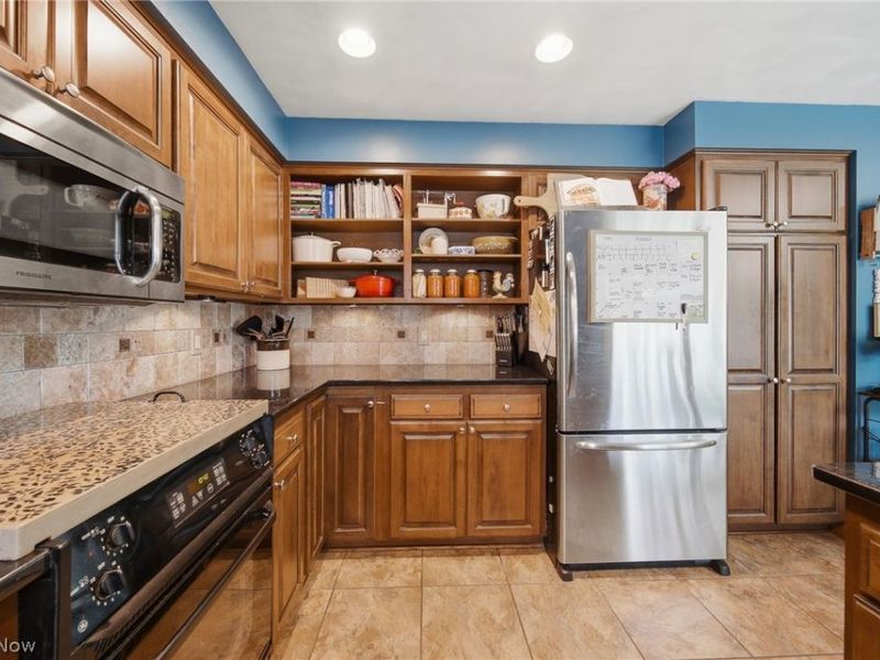 831 Oakcrest Lane NE, Massillon, OH 44646 Photo 13