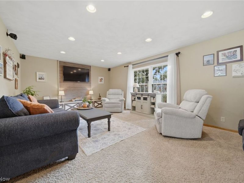 831 Oakcrest Lane NE, Massillon, OH 44646 Photo 7