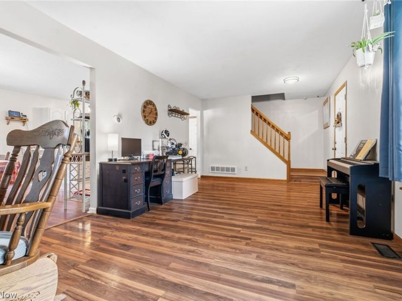 5893 Noel Street, Louisville, OH 44641 Photo 8