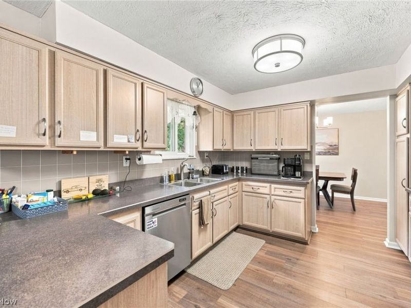 8127 Litto Drive, Strongsville, OH 44136 Photo 8
