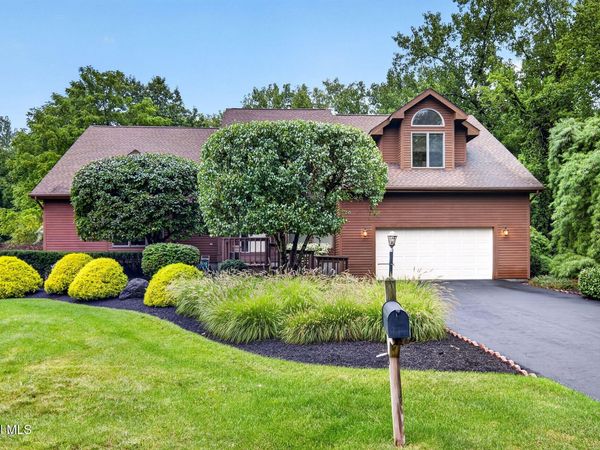 21 Carriage Hill Drive, Latham, NY 12110