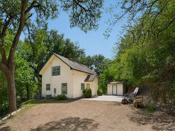 312 County Road 471, Gonzales, TX 78629