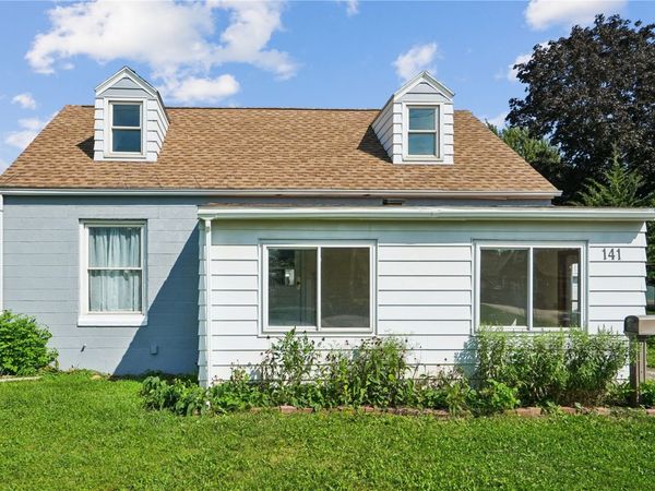 141 SW 18th Street SW, Cedar Rapids, IA 52404