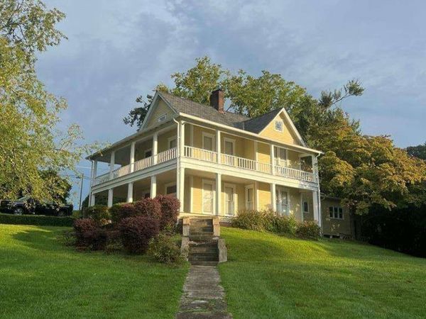 190 McKinney Street, Blue Ridge, GA 30513