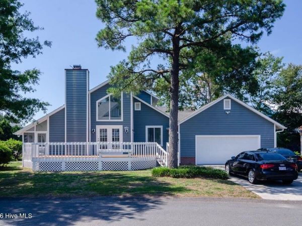 901 Seafarer Drive , Carolina Beach, NC 28428