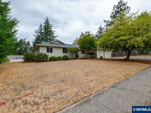 1223 SW Bridlewood Dr, Dallas, OR 97338