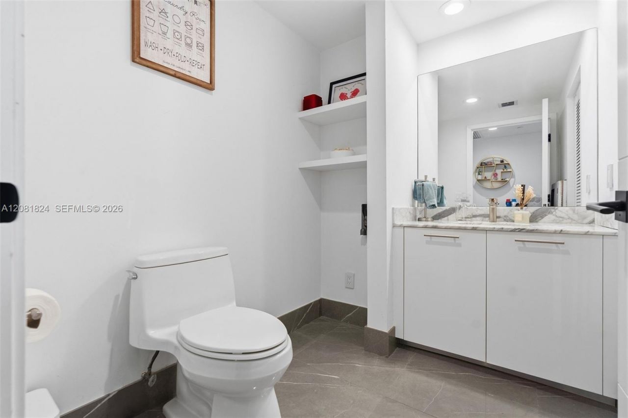950 Brickell Bay Dr , Unit 3111, Miami, FL 33131 Photo