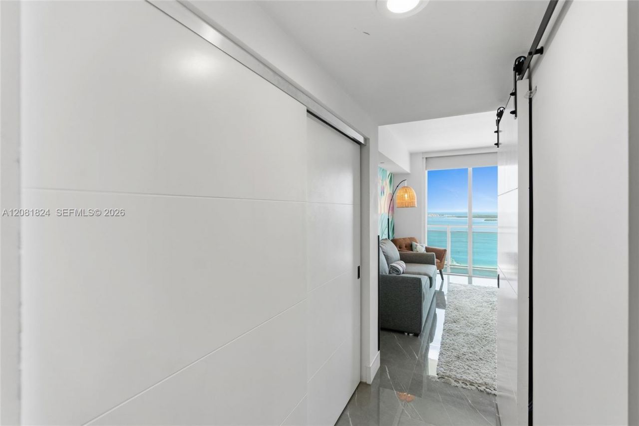 950 Brickell Bay Dr , Unit 3111, Miami, FL 33131 Photo