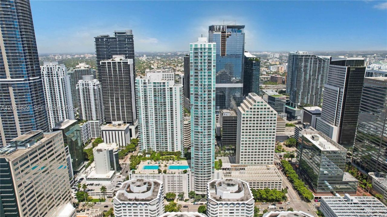 950 Brickell Bay Dr , Unit 3111, Miami, FL 33131 Photo