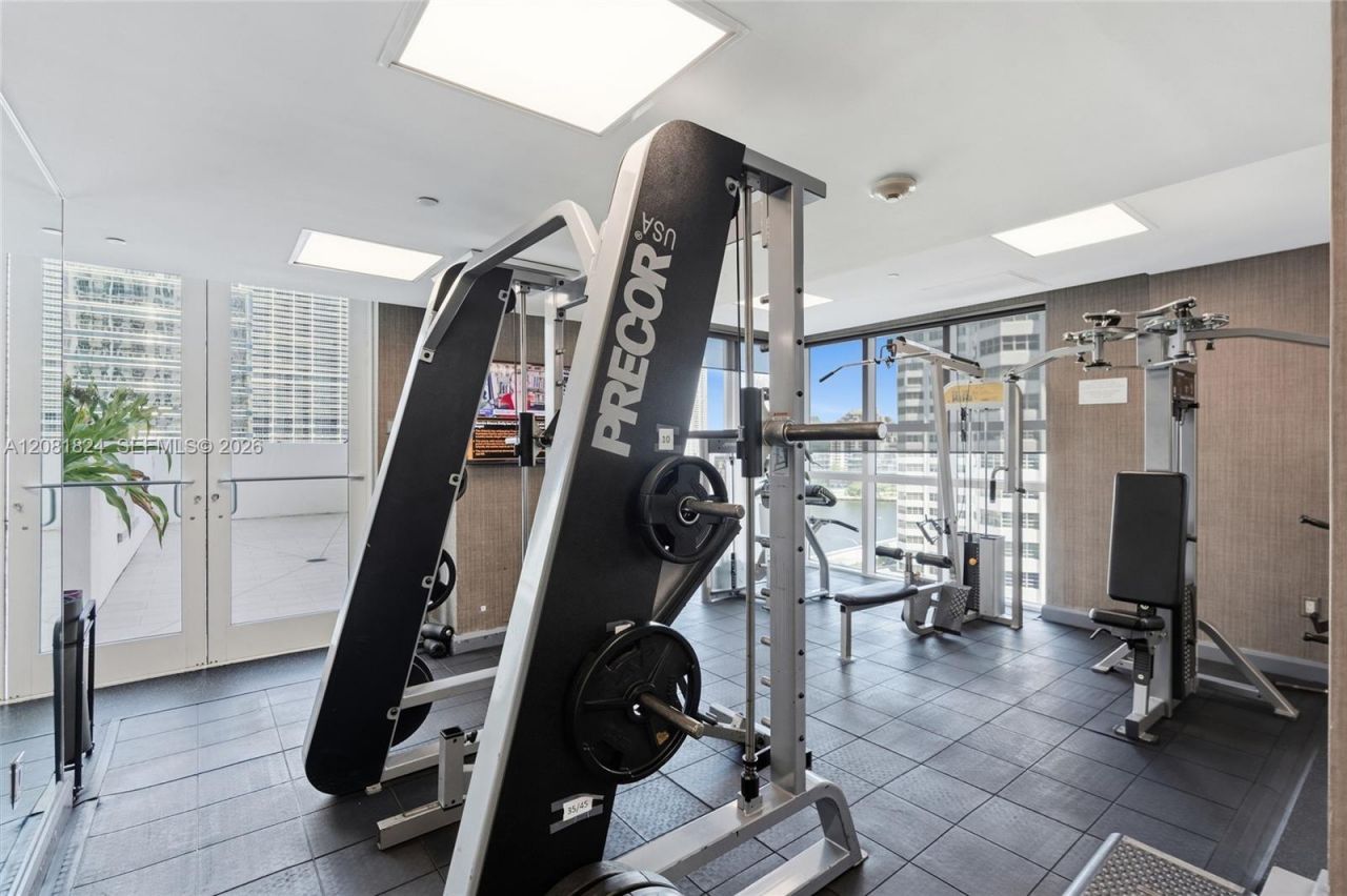 950 Brickell Bay Dr , Unit 3111, Miami, FL 33131 Photo