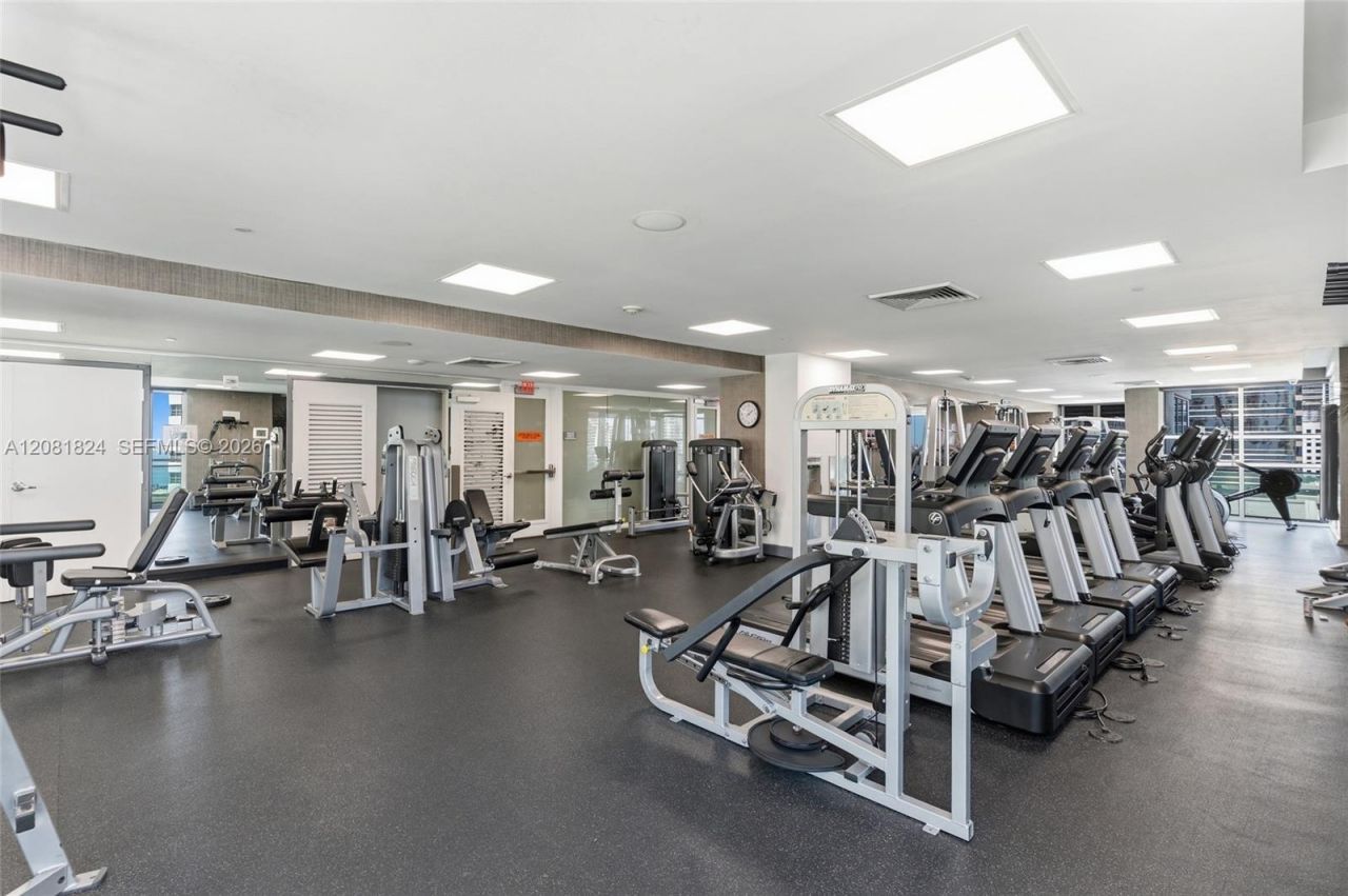 950 Brickell Bay Dr , Unit 3111, Miami, FL 33131 Photo