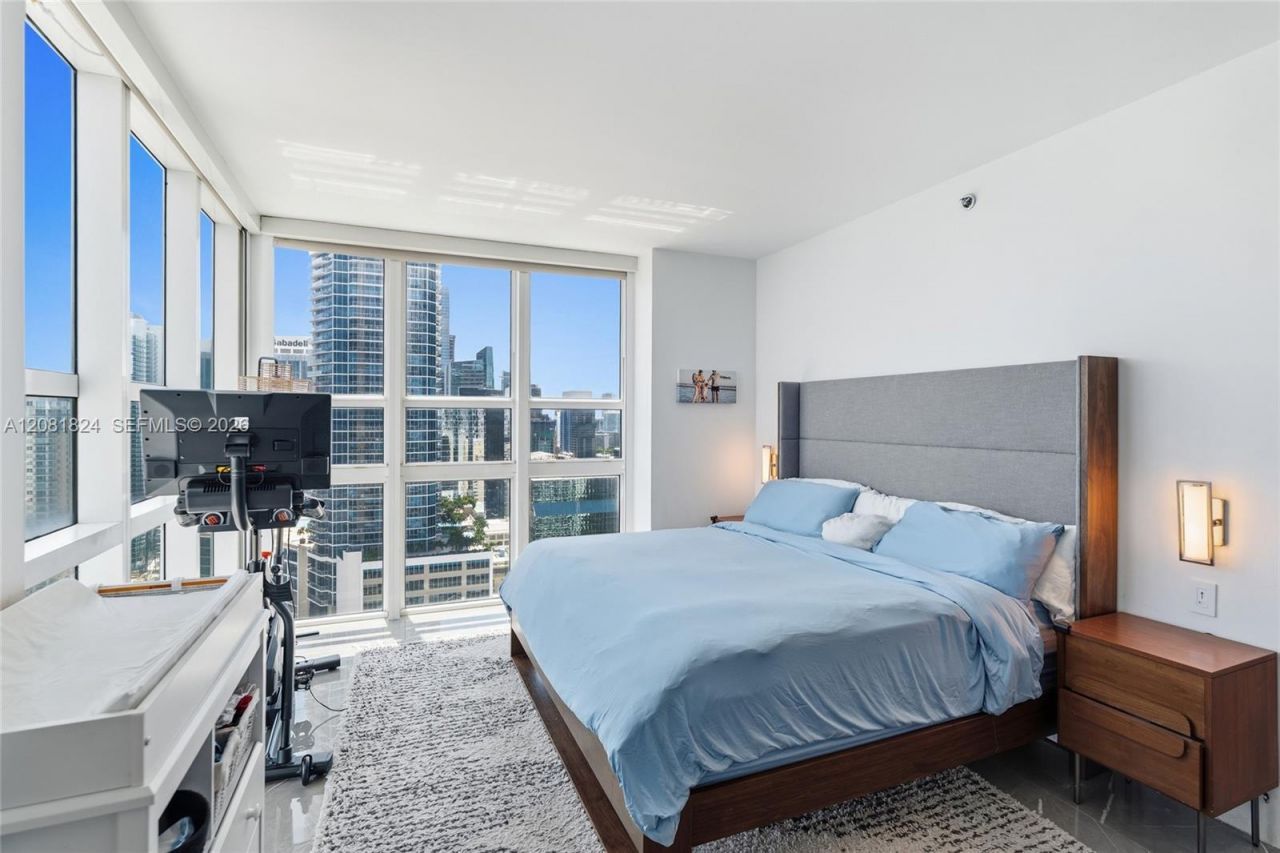 950 Brickell Bay Dr , Unit 3111, Miami, FL 33131 Photo