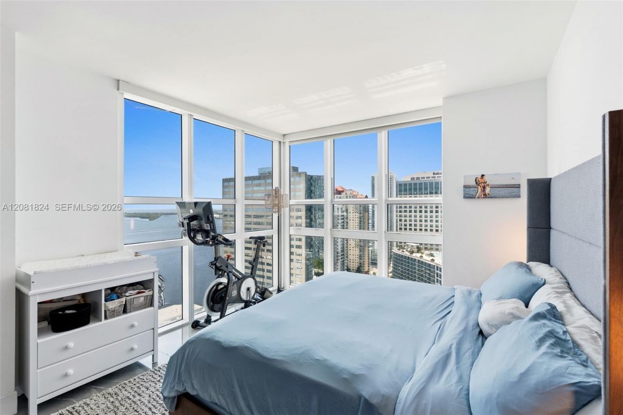 950 Brickell Bay Dr , Unit 3111, Miami, FL 33131 Photo