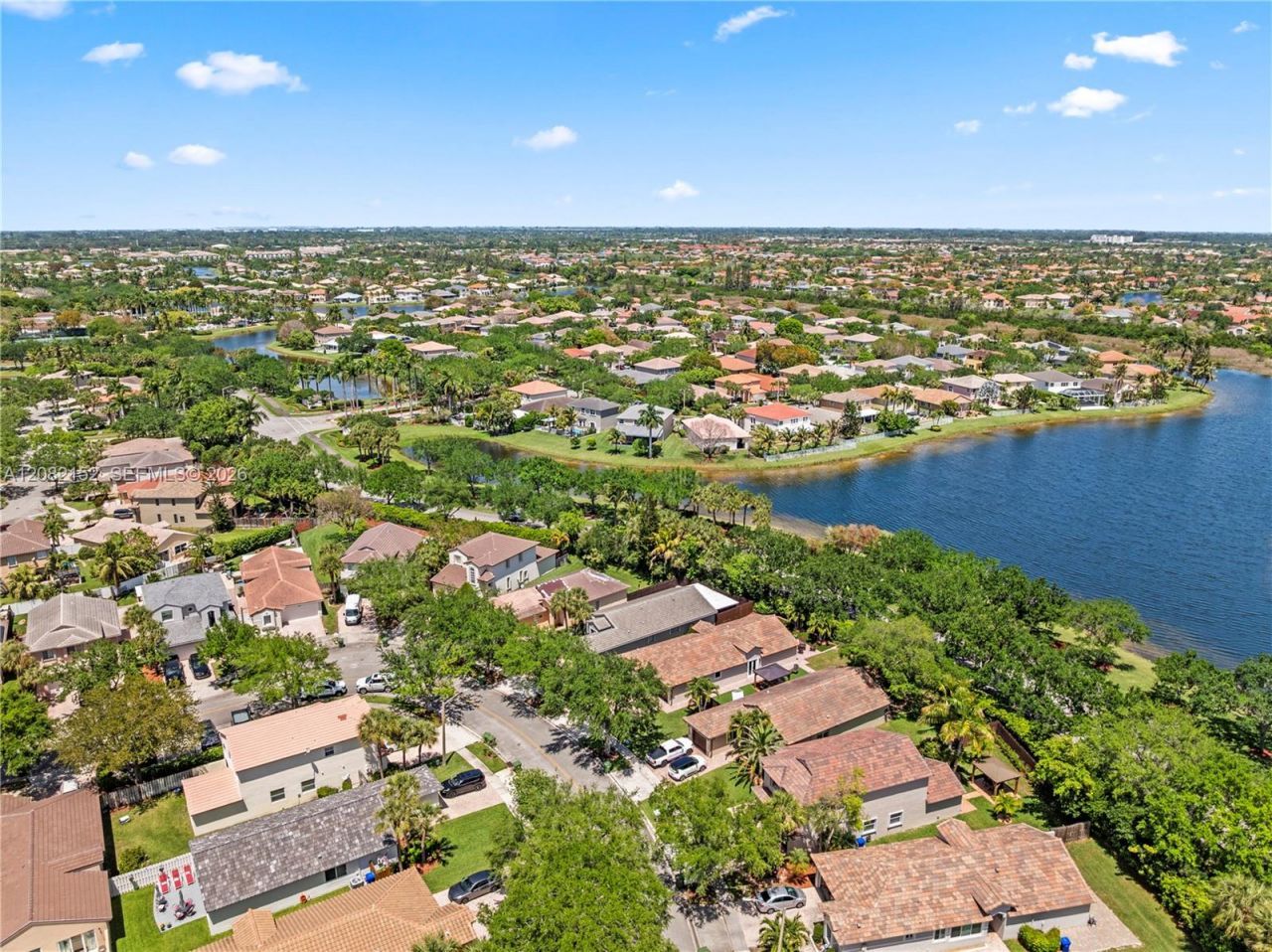 1077 NW 170th Ave, Pembroke Pines, FL 33028 Photo