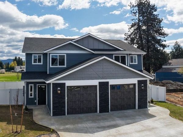 180 E LOBO LOOP, Hayden, ID 83835