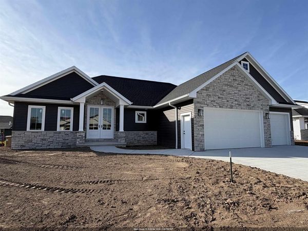 3697 ELLA JO WAY, De Pere, WI 54115