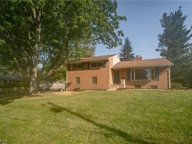 615 Summit Street SE, North Canton, OH 44720