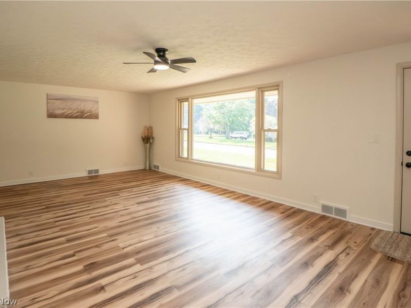 615 Summit Street SE, North Canton, OH 44720 Photo 6