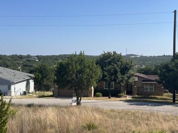 4504 Silverhill DR , Lago Vista, TX 78645