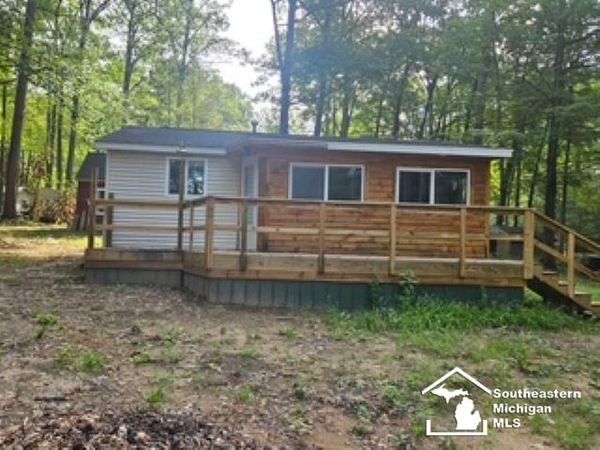 5374 Ferndale Drive, Harrison, MI 48625